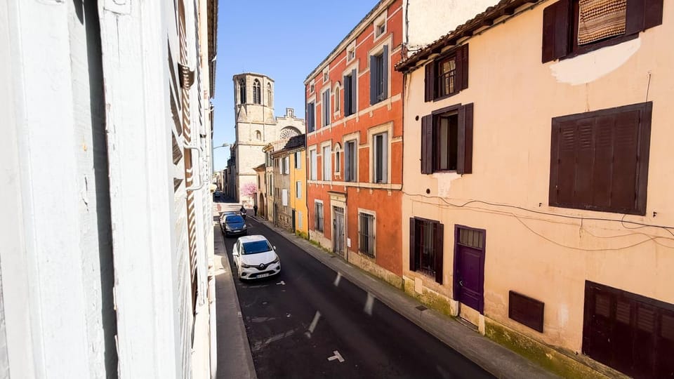 Day, View (from property/room), City view, Street view, Parking