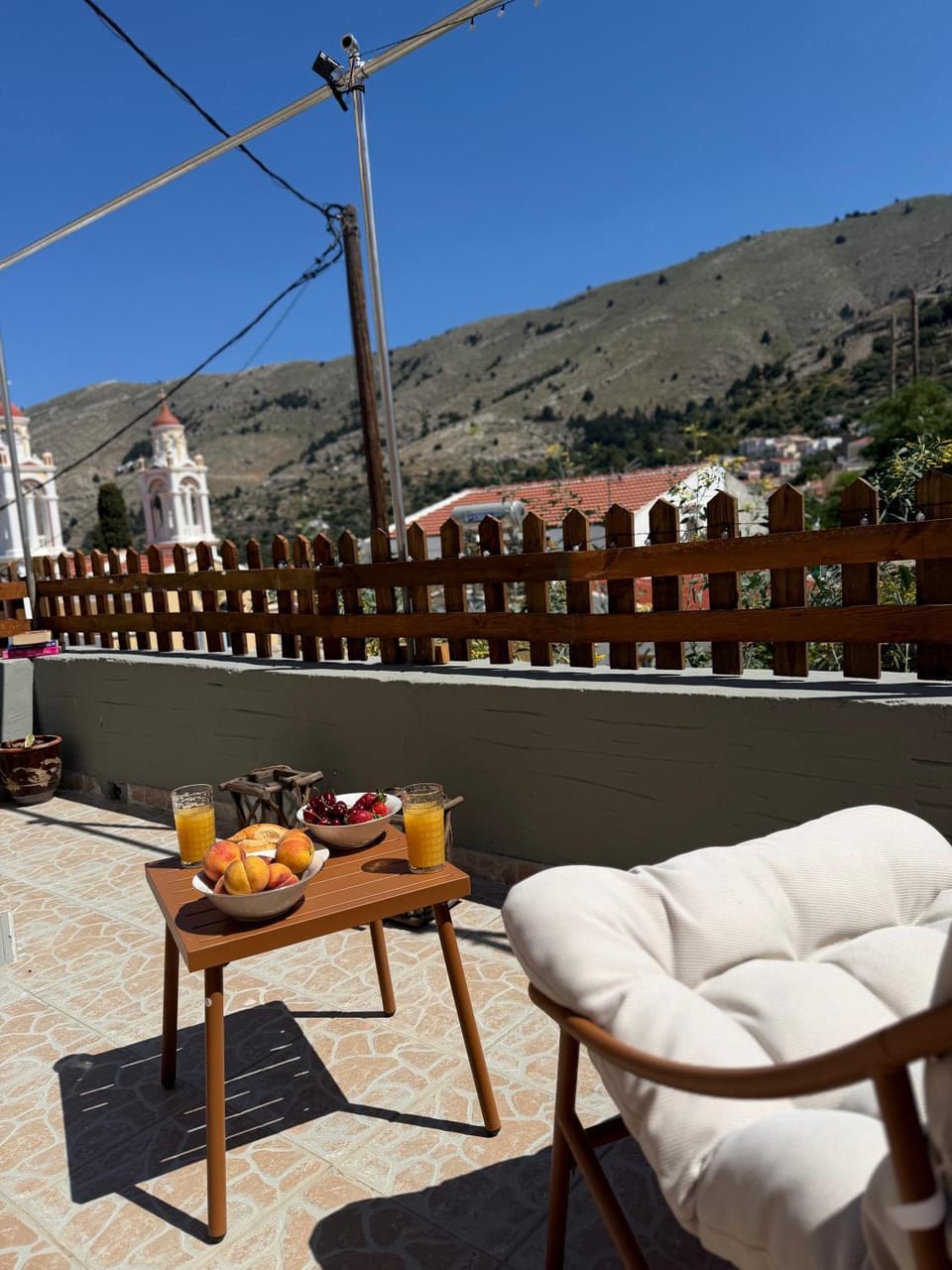Natural landscape, View (from property/room), Balcony/Terrace, Dining area, Mountain view