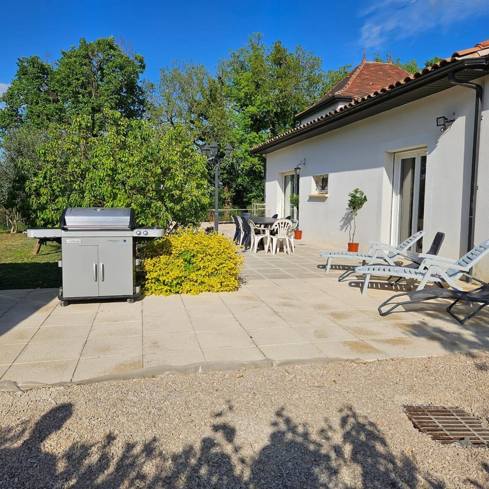 La bâtisse a deux tours House in Occitanie