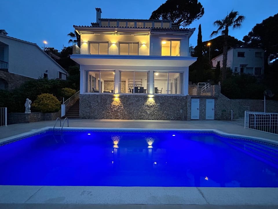 Property building, Night, Pool view, Swimming pool