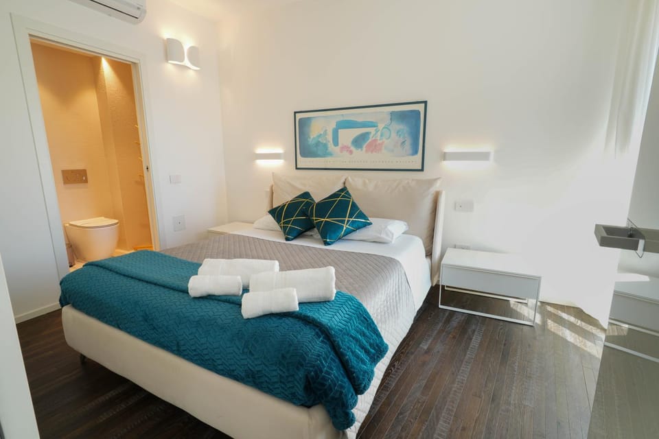 Bathroom, Bedroom