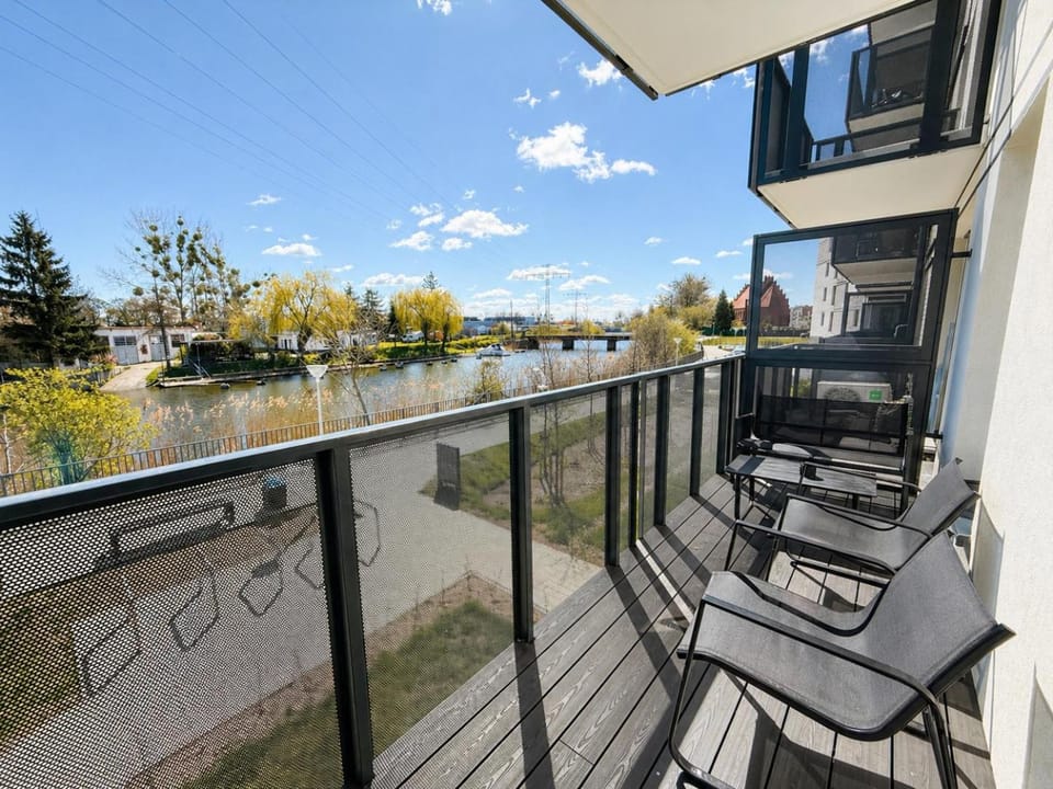 View (from property/room), Balcony/Terrace, River view