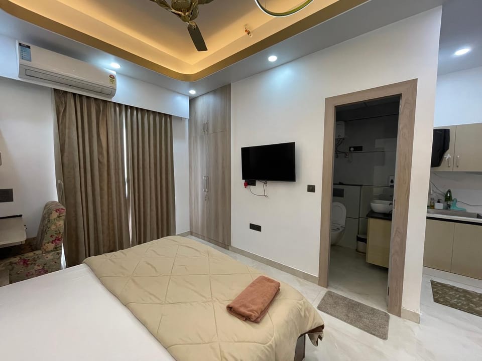 Bright & Cozy Studio Apartment in Noida