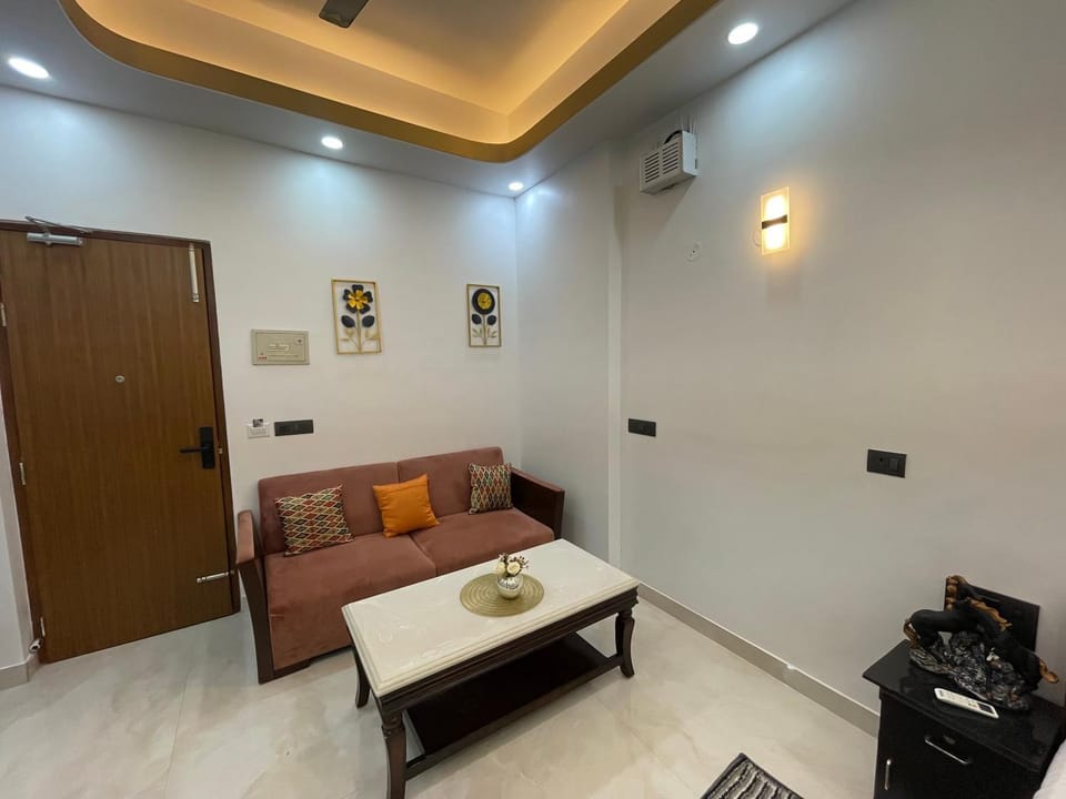 Bright & Cozy Studio Apartment in Noida