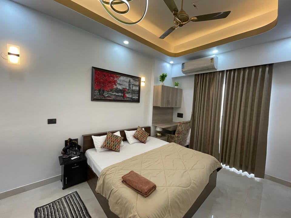 Bright & Cozy Studio Apartment in Noida