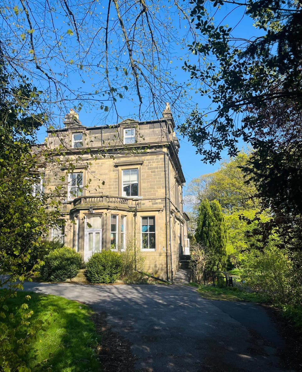 The Spa Town Loft Apartment in The Pavilion Gardens