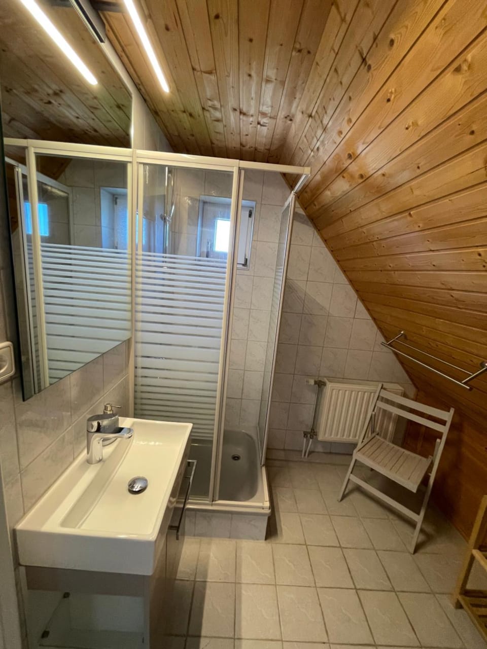 Shower, Bathroom, towels