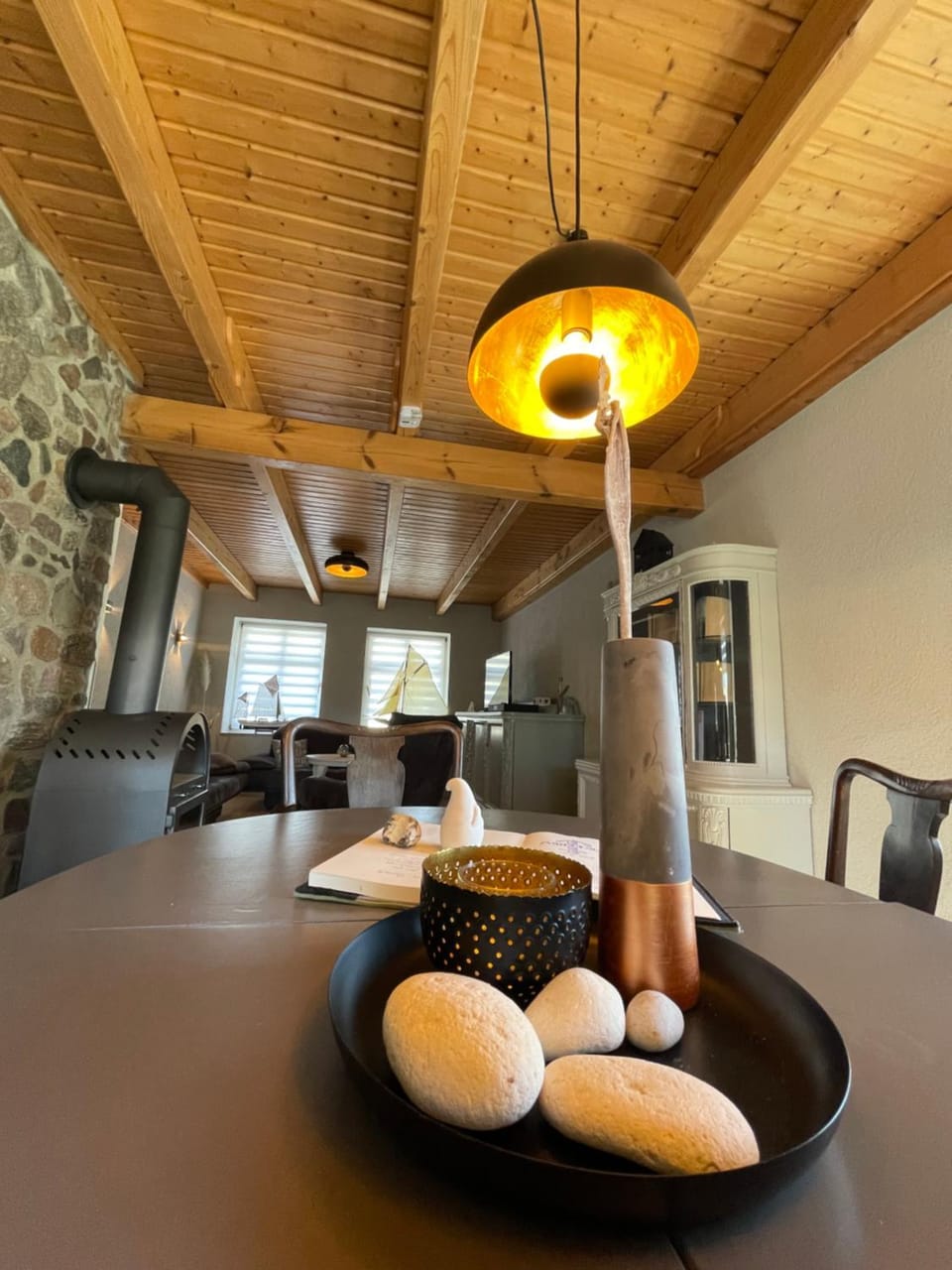 Living room, Food and drinks, Dining area, Food