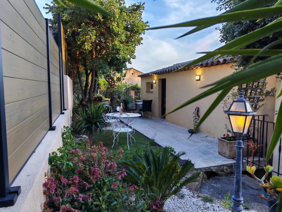 Patio, Garden, Garden view