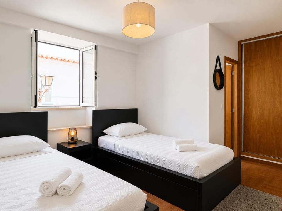 Bed, Bedroom, towels, wardrobe