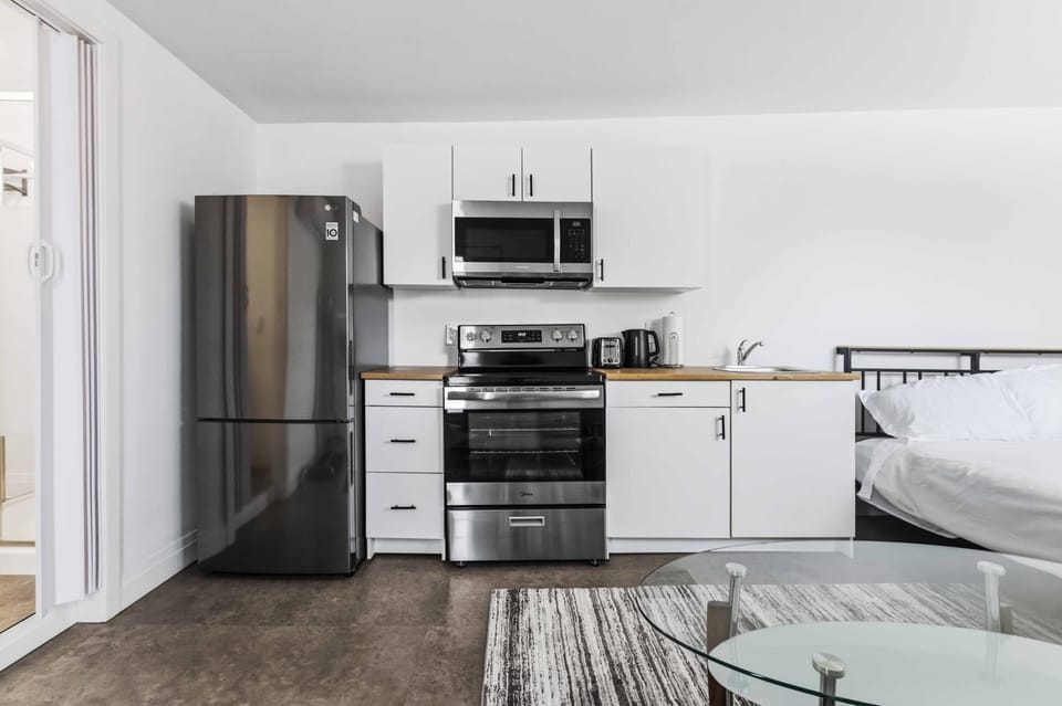 Lakeside Haven suite Apartment in Georgina