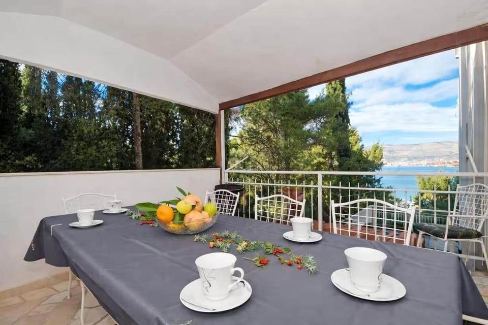 BBQ facilities, View (from property/room), Balcony/Terrace, Balcony/Terrace, Sea view