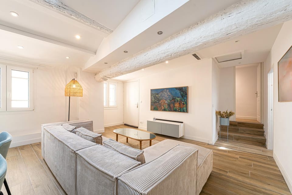 TV and multimedia, Living room, Seating area, concierge