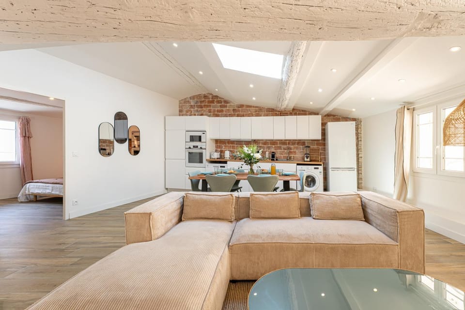 Coffee/tea facilities, Living room, Seating area, dishwasher, microwave, oven, toaster, toaster, washing machine, washing machine, kitchen, kitchen