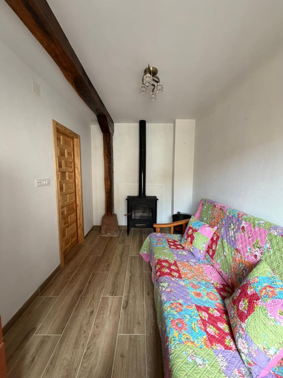 Bedroom, fireplace