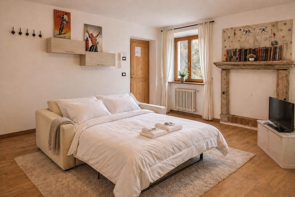 Bed, Living room