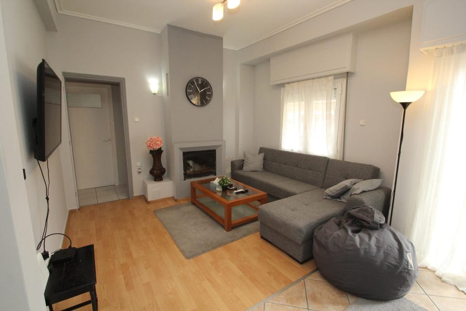 Sunny central apartment near Acropolis Apartment in Athens