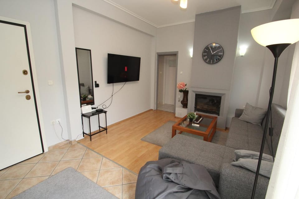 Sunny central apartment near Acropolis Apartment in Athens