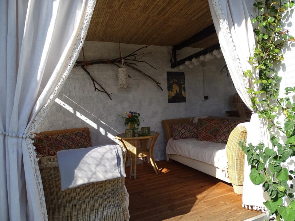 Garden, Balcony/Terrace