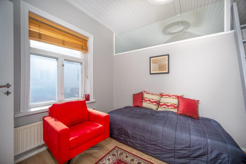 Living room, Photo of the whole room