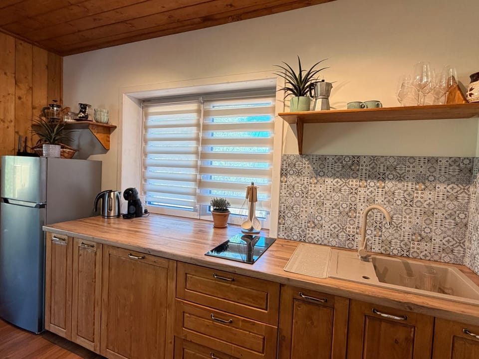Coffee/tea facilities, Kitchen or kitchenette, dishwasher