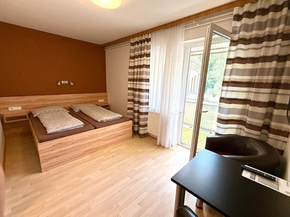Seating area, Bedroom