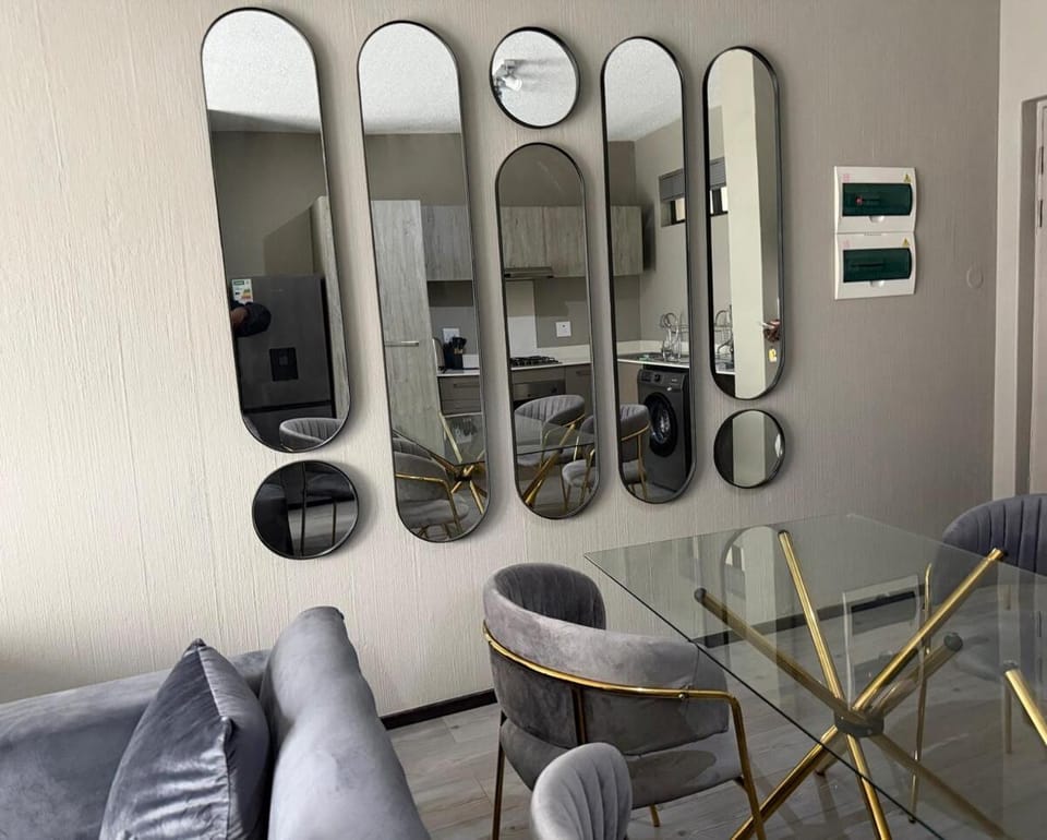 Luxury 2Bed 2Bath Apt With Private Garden And Pool Access in Sandton Apartment in Sandton