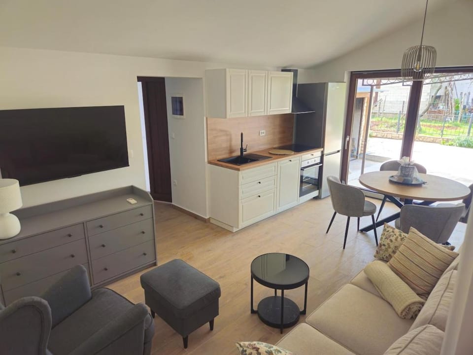 Apartment Sandro Apartment in Istria County