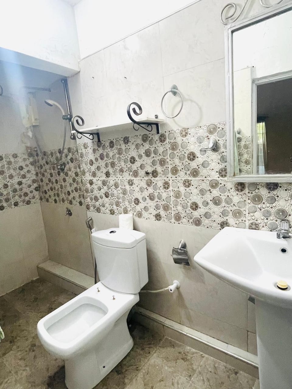 Modern home House in Dehiwala-Mount Lavinia