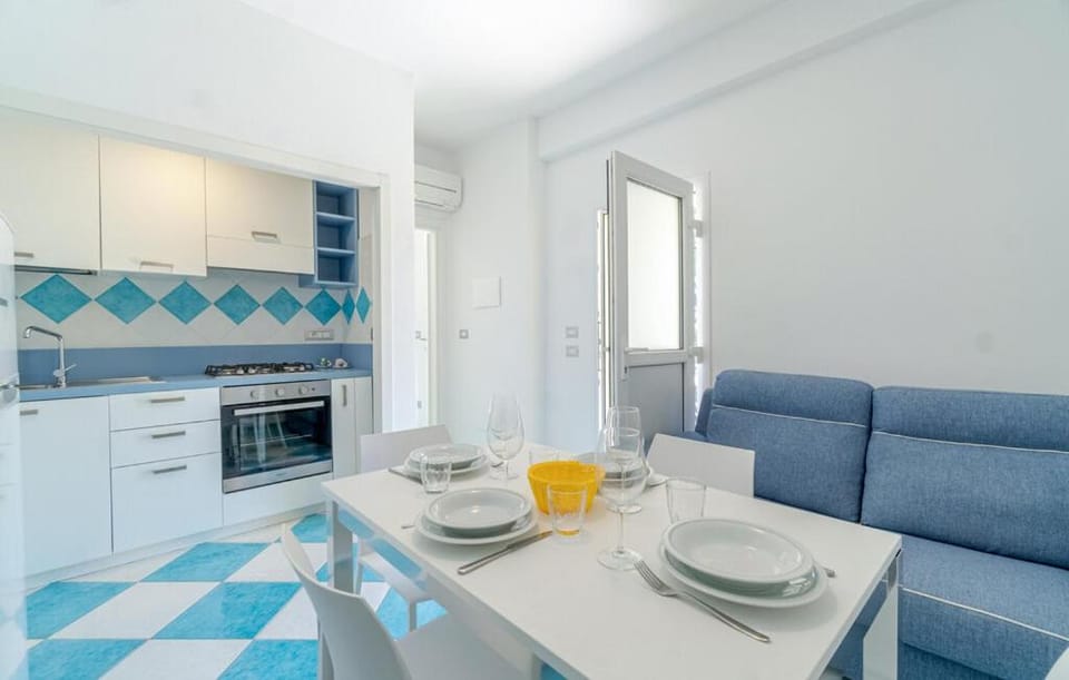 Kitchen or kitchenette, Living room, Dining area, stove