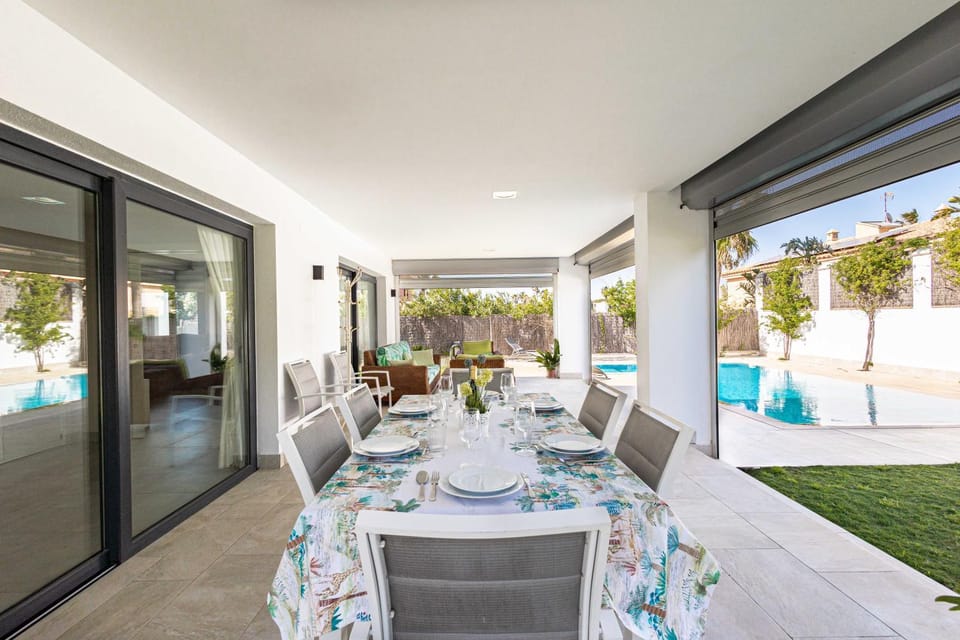 Patio, Dining area