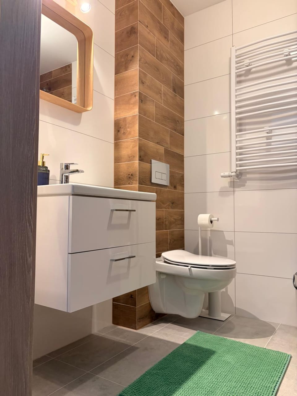 Apartament Perła Mórz Jedź na Wakacje 80 Garaż Faktura Apartment in West Pomeranian Voivodeship, Poland
