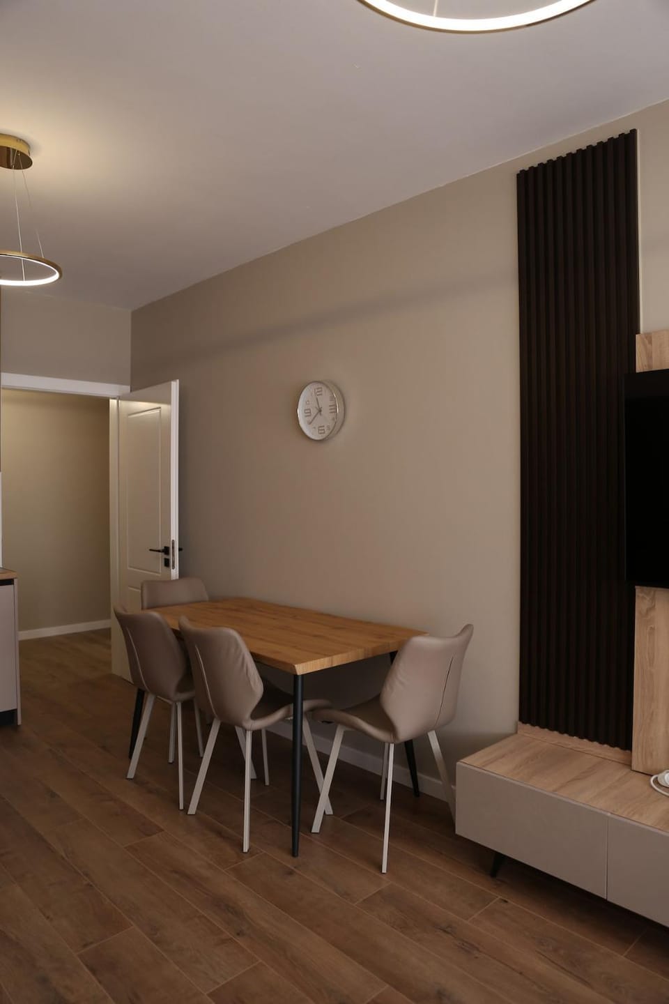 Bright 1BR Apartment Top Location Quiet Stay Apartment in Tirana