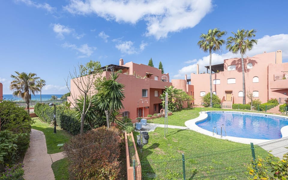 Encantador apartamento con balcón, piscina y vista al mar Apartment in Marbella