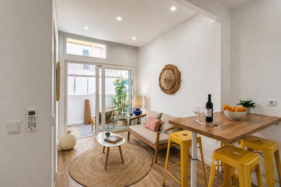 Living room, Seating area, Dining area