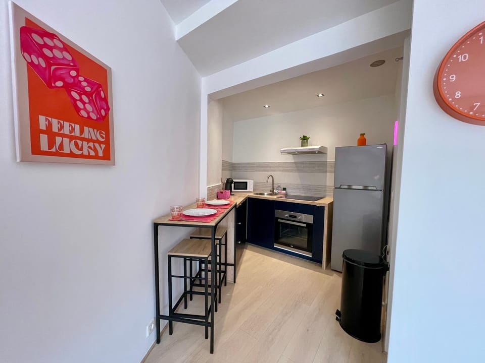Studio calme à 500m plage et gare à pied Apartment in Cagnes-sur-Mer