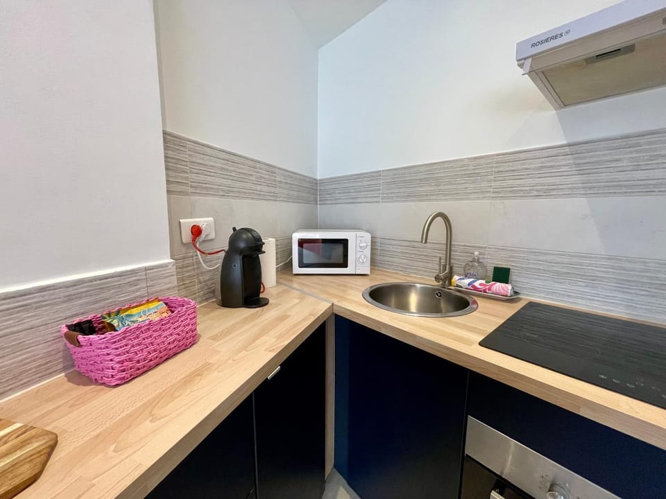 Studio calme à 500m plage et gare à pied Apartment in Cagnes-sur-Mer