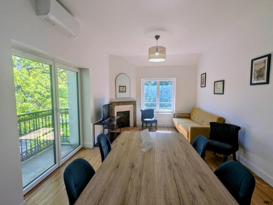Two-bedroom apartment with air conditioning Apartment in Auvergne-Rhône-Alpes
