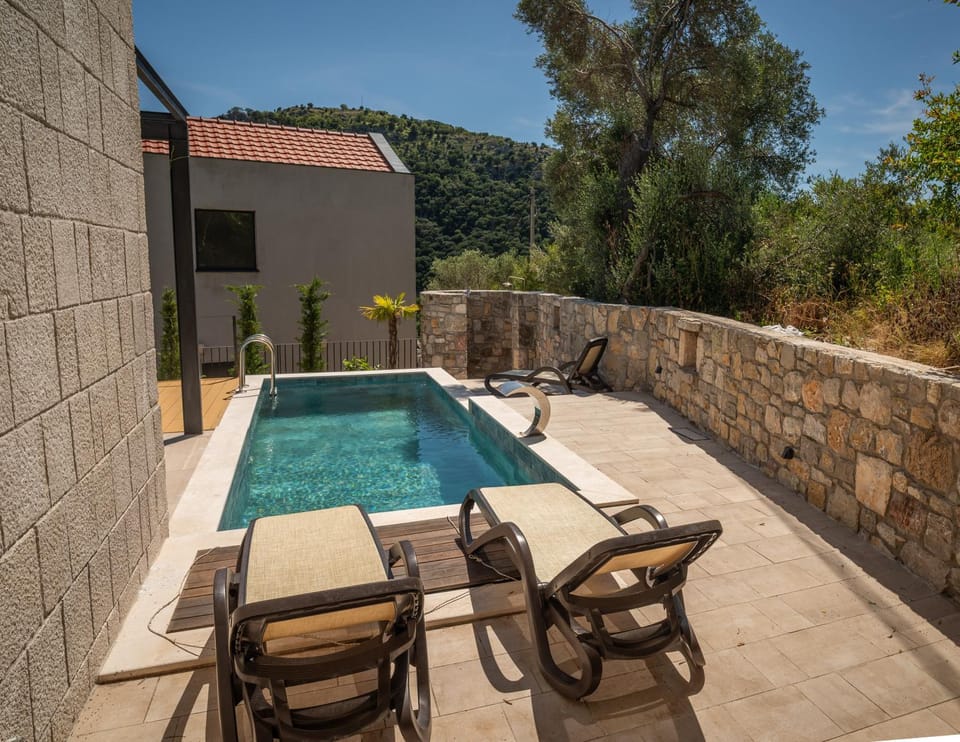 Day, Natural landscape, Pool view, sunbed
