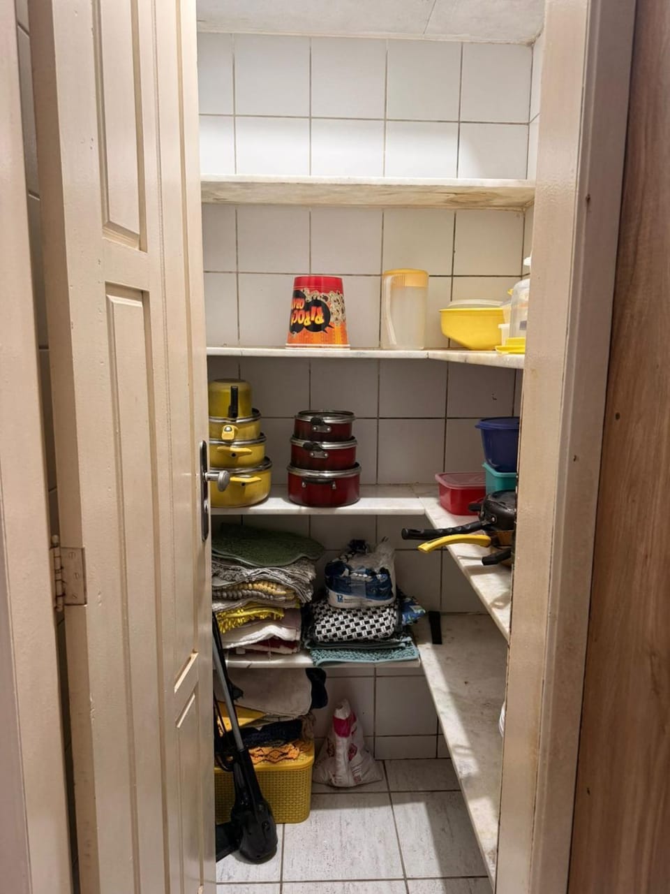 Supermarket/grocery shop