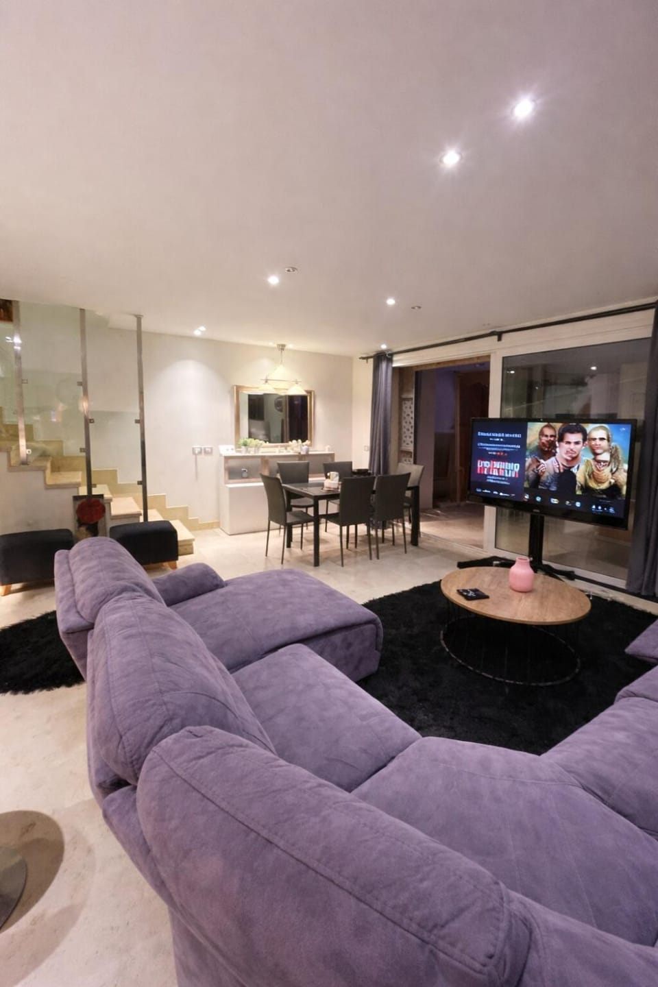 Communal lounge/ TV room, TV and multimedia, Kitchen or kitchenette, Living room, Seating area, Dining area, Evening entertainment