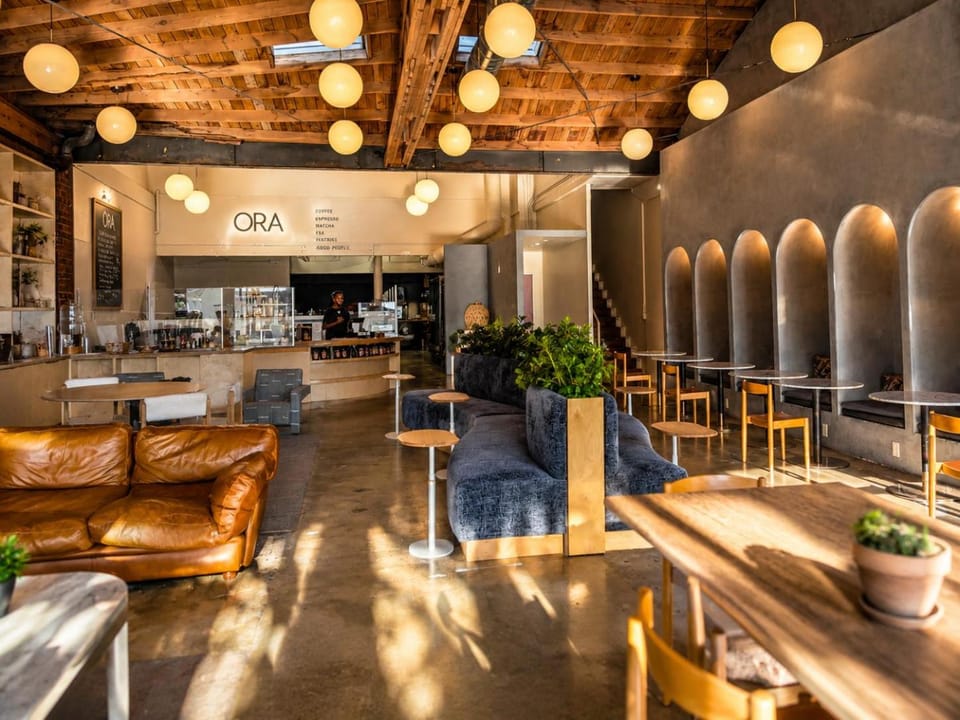 Restaurant/places to eat, Coffee/tea facilities, Breakfast, Continental breakfast