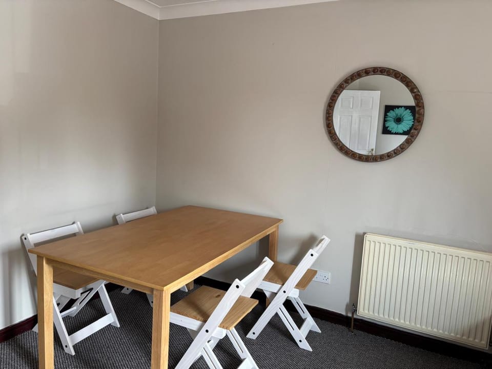 Modern 2-Bedroom in Cambridge with Parking Apartment in Cambridge