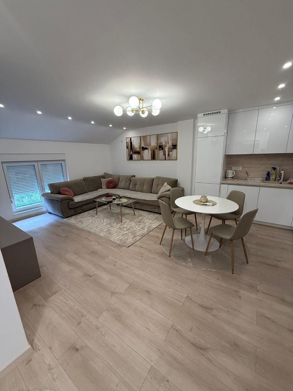 Living room, Dining area