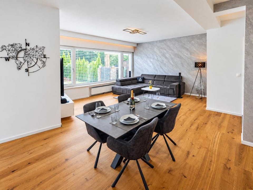 Living room, Seating area, Dining area