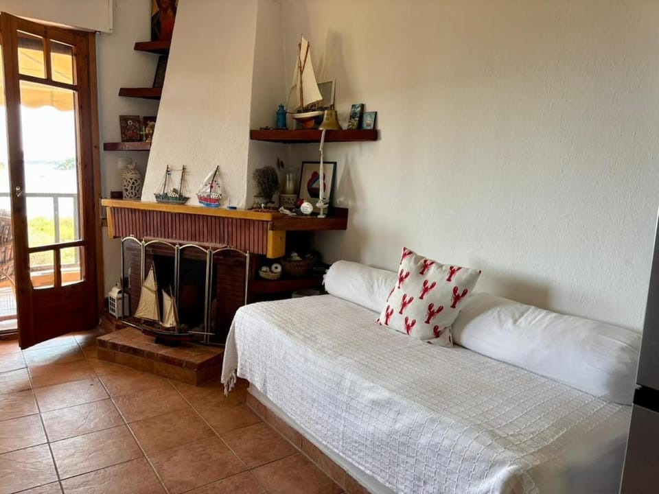 Living room, fireplace