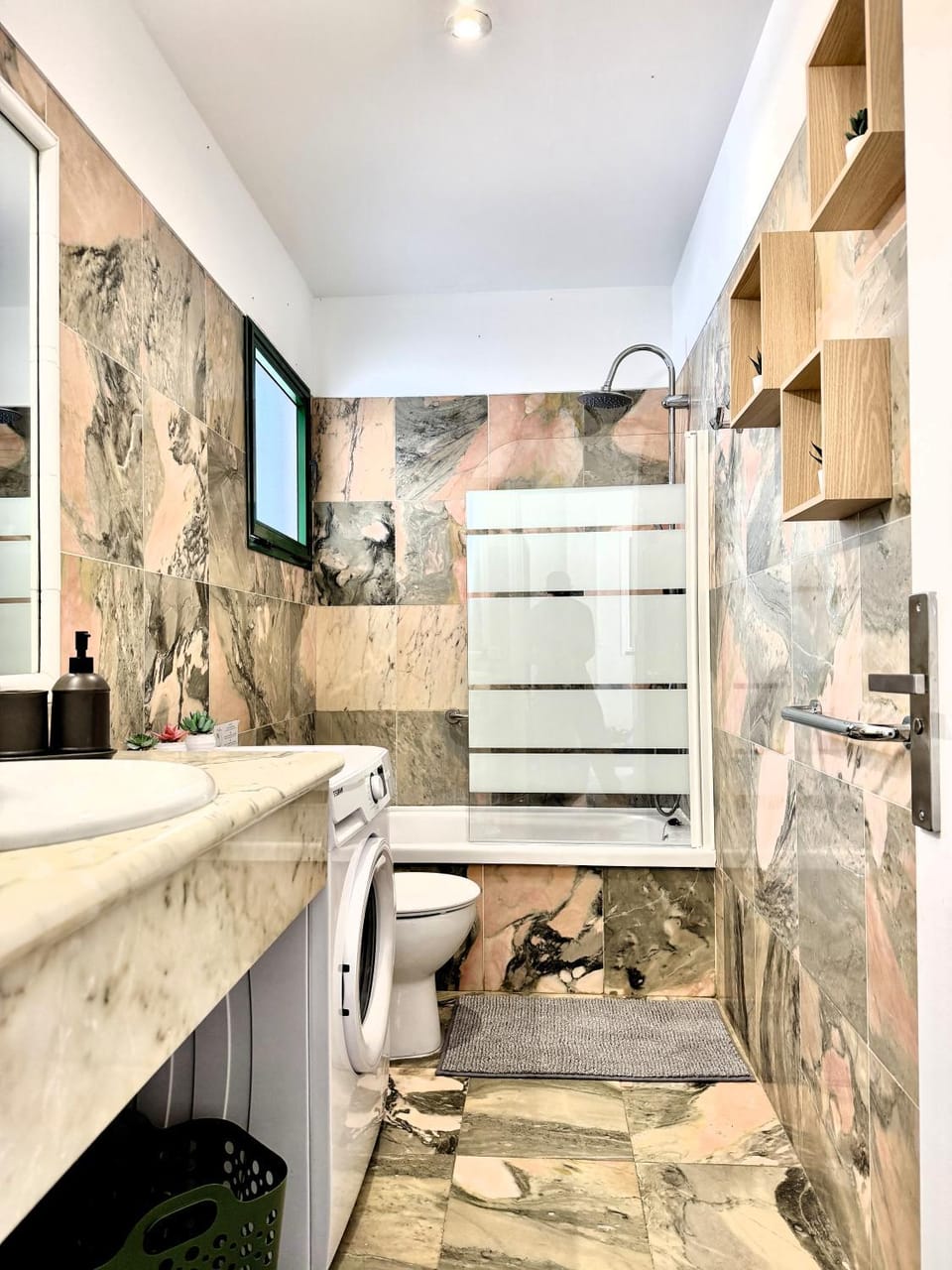 Shower, Toilet, Bathroom, Bath, hair dryier, heating, towels, washing machine