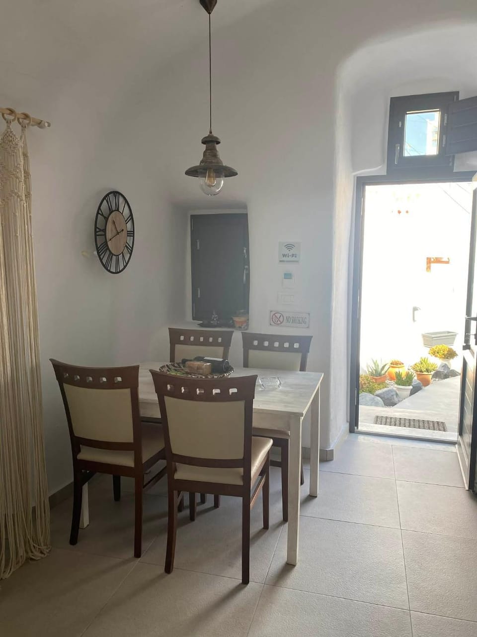 Argo Villa Apartment in Mesaria
