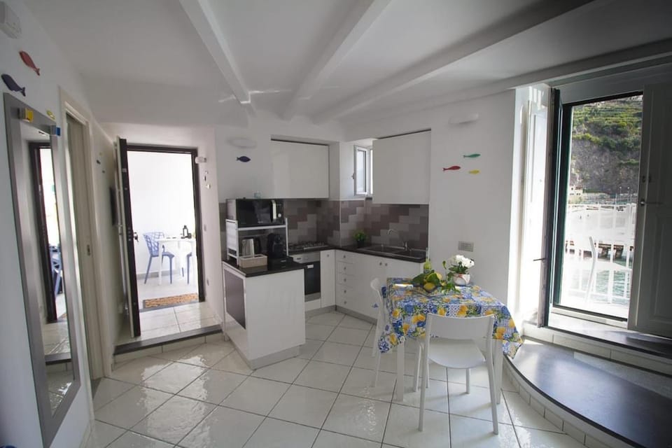 Facade/entrance, Summer, kitchen, kitchen