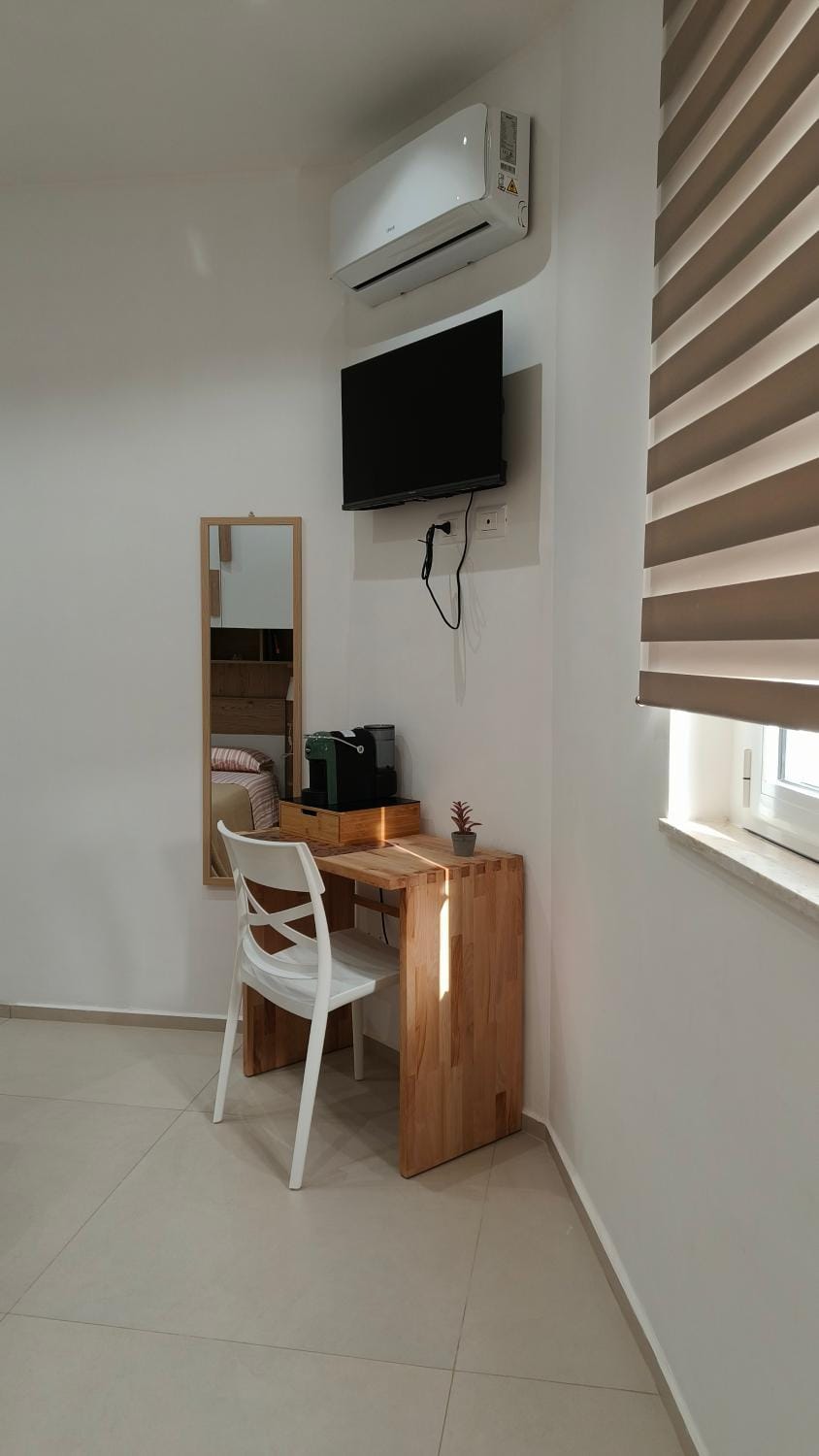TV and multimedia, Bedroom, air conditioner
